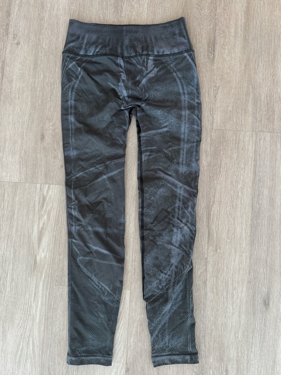 lululemon athletica Pants - Lululemon Grey Marble Leggings High Rise 6